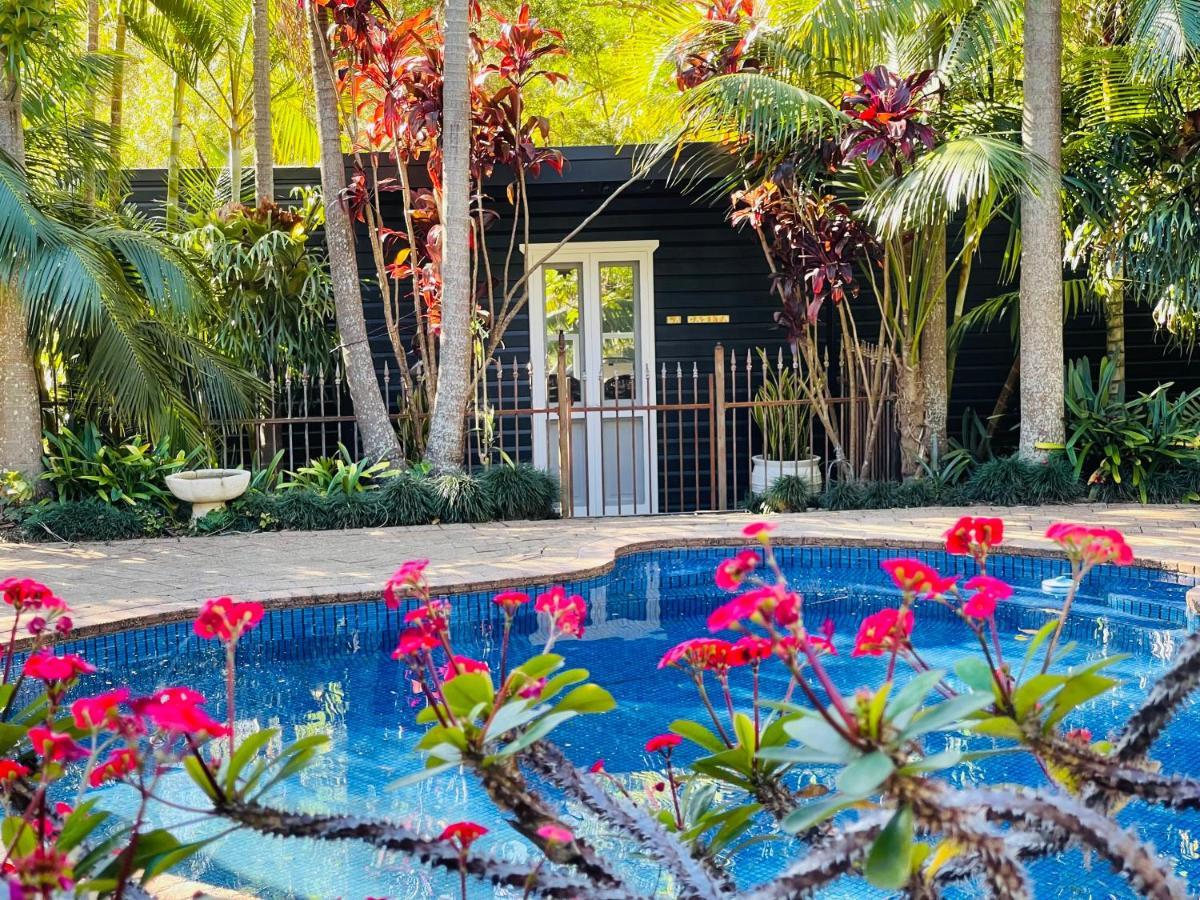 Sensom Boutique Bed And Breakfast Sapphire Beach Bagian luar foto