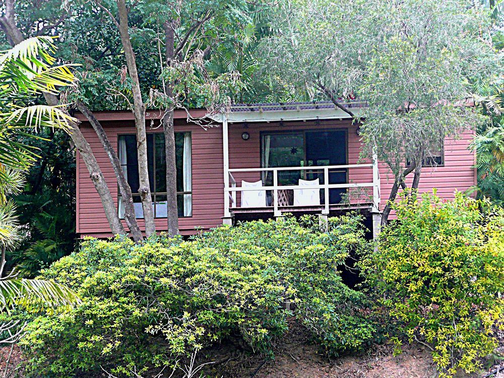 Sensom Boutique Bed And Breakfast Sapphire Beach Bagian luar foto